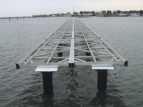 piled-pontoon-aluminium-23372-4241141.jpg